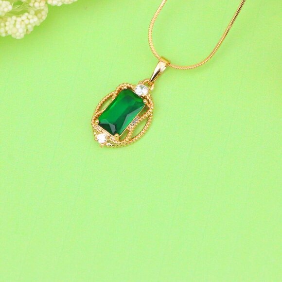 "Green Oval Pendant with Gold Plated Brass and Crystal Accents, XPPT1680 - Picture 11 of 13